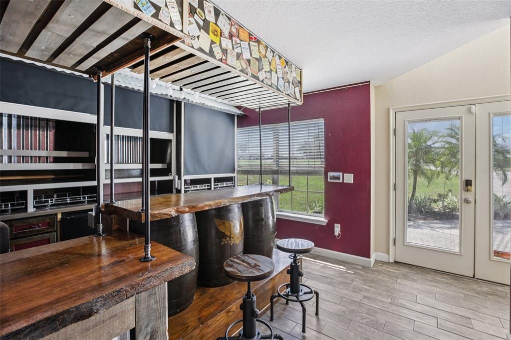 For Sale: $440,000 (3 beds, 3 baths, 2421 Square Feet)