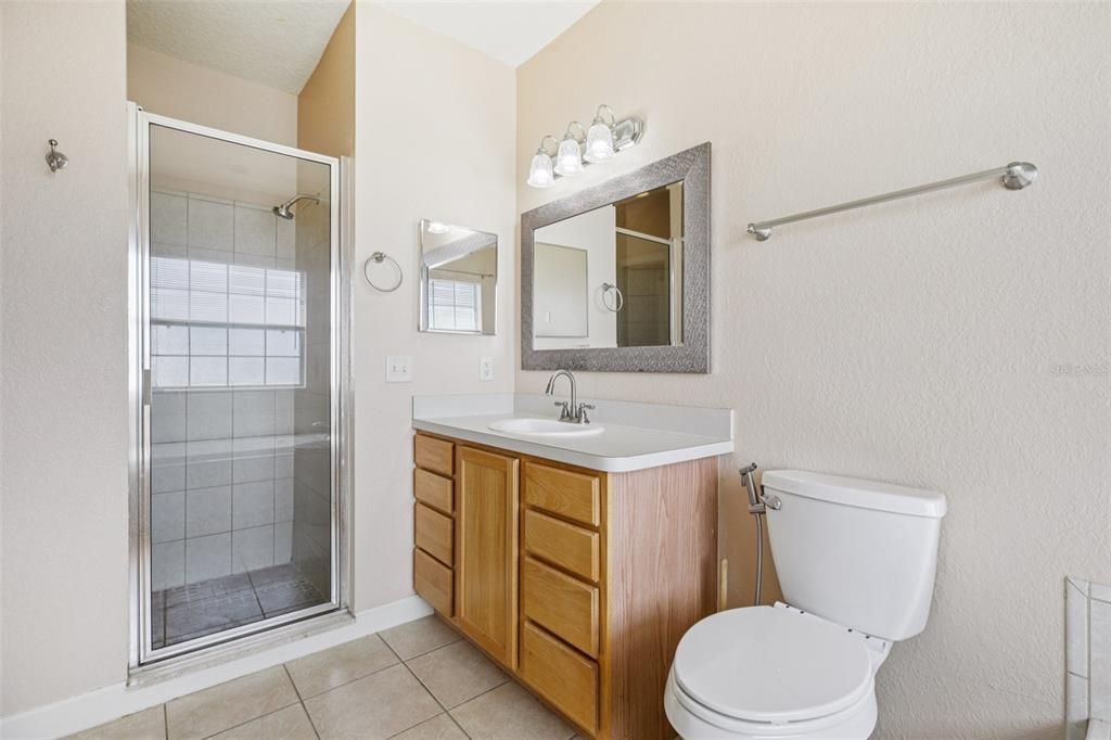 For Sale: $440,000 (3 beds, 3 baths, 2421 Square Feet)