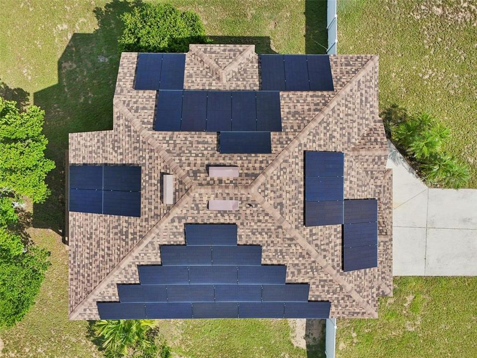 For Sale: $440,000 (3 beds, 3 baths, 2421 Square Feet)