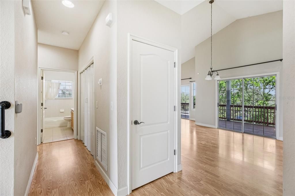 For Sale: $440,000 (3 beds, 3 baths, 2421 Square Feet)