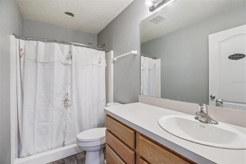 For Sale: $440,000 (3 beds, 3 baths, 2421 Square Feet)