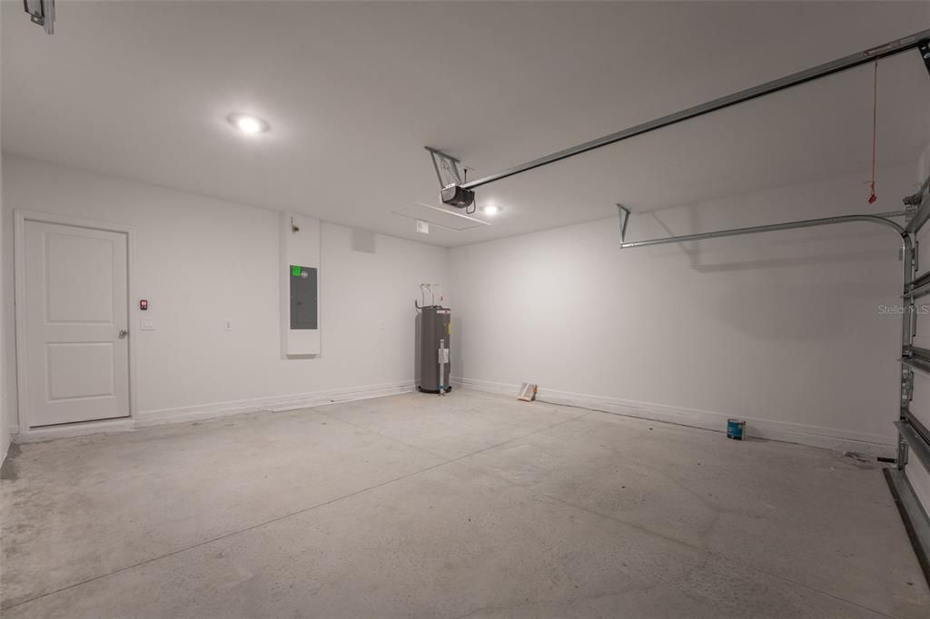 Activo con contrato: $2,250 (3 camas, 2 baños, 1580 Pies cuadrados)