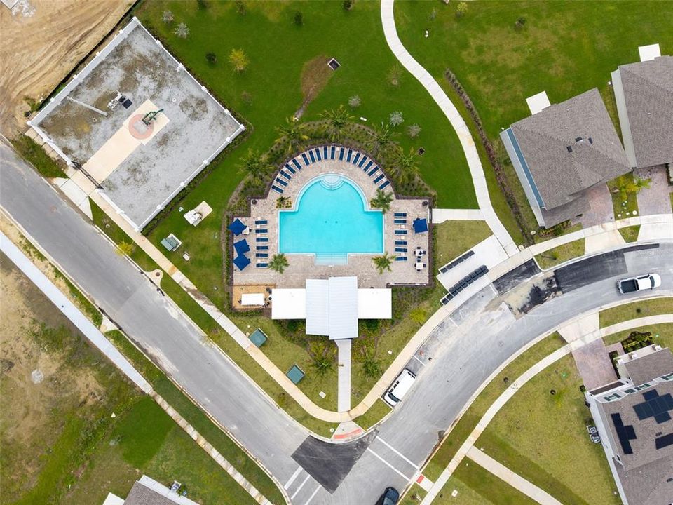 Activo con contrato: $2,250 (3 camas, 2 baños, 1580 Pies cuadrados)