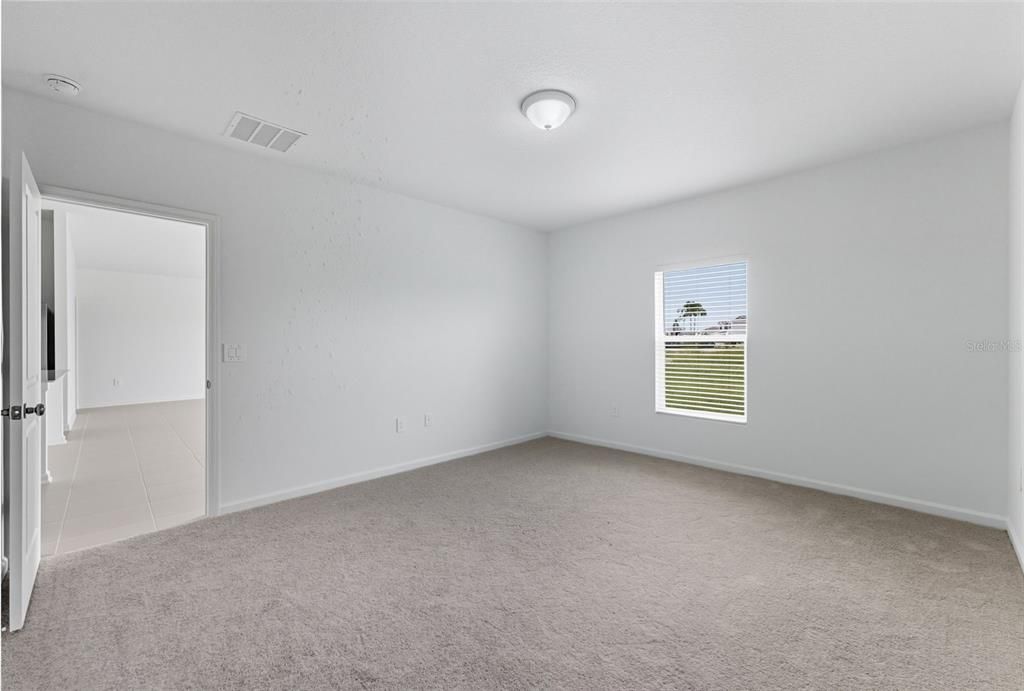 Activo con contrato: $2,250 (3 camas, 2 baños, 1580 Pies cuadrados)