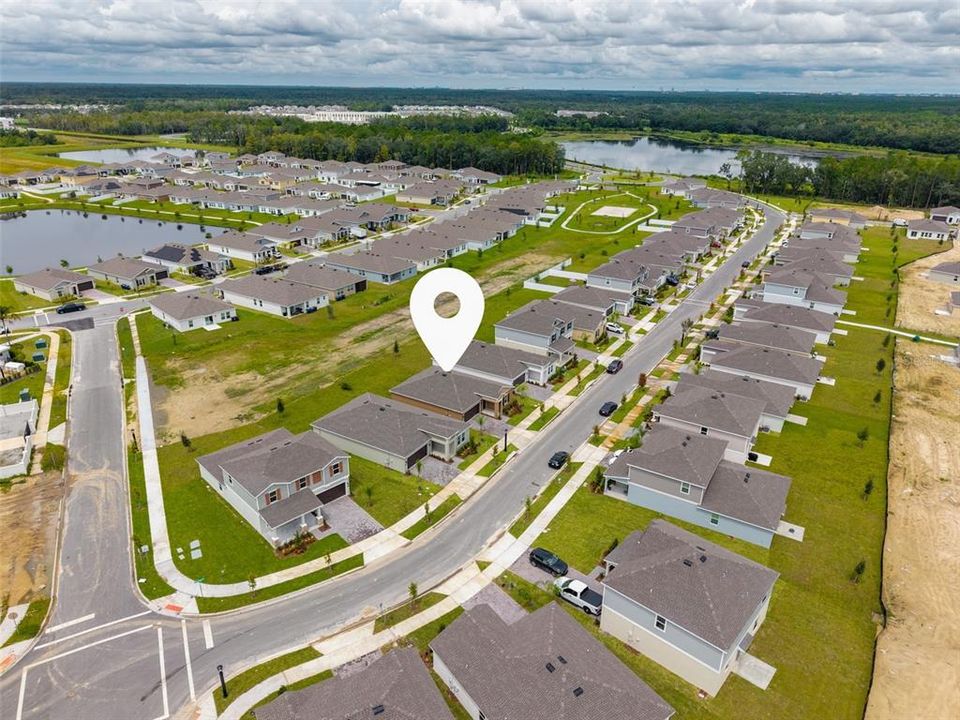 Activo con contrato: $2,250 (3 camas, 2 baños, 1580 Pies cuadrados)