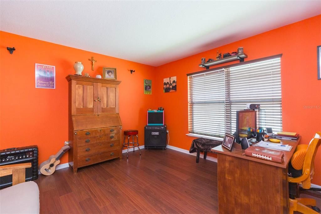 Active With Contract: $400,000 (3 beds, 2 baths, 2222 Square Feet)