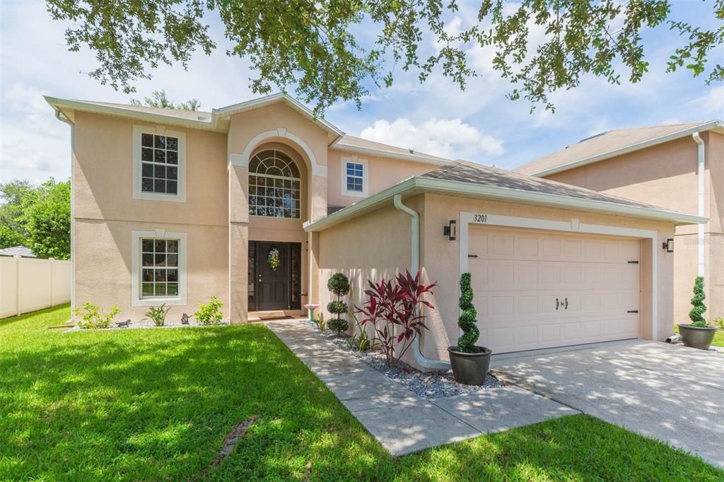 Active With Contract: $400,000 (3 beds, 2 baths, 2222 Square Feet)