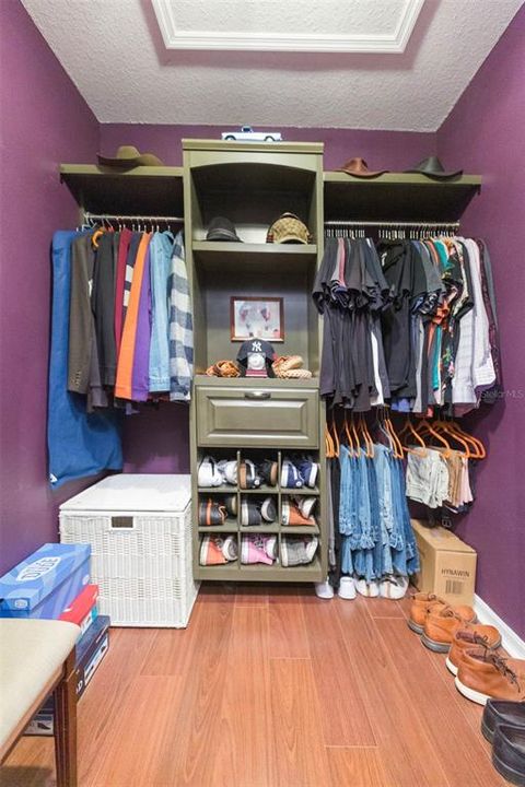 Active With Contract: $400,000 (3 beds, 2 baths, 2222 Square Feet)