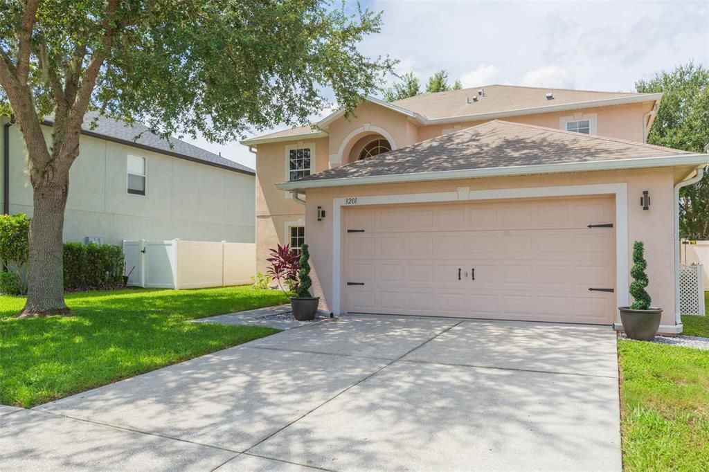 Active With Contract: $400,000 (3 beds, 2 baths, 2222 Square Feet)