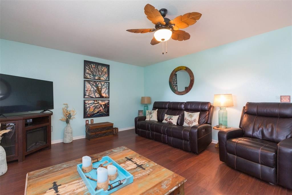 Active With Contract: $400,000 (3 beds, 2 baths, 2222 Square Feet)