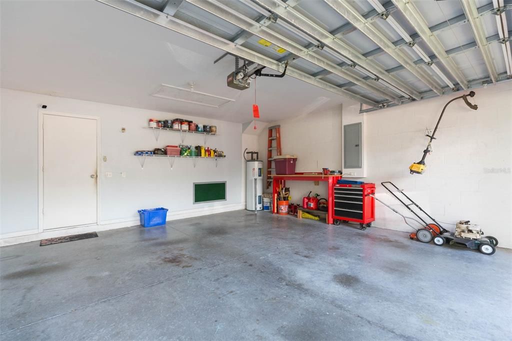 Active With Contract: $400,000 (3 beds, 2 baths, 2222 Square Feet)