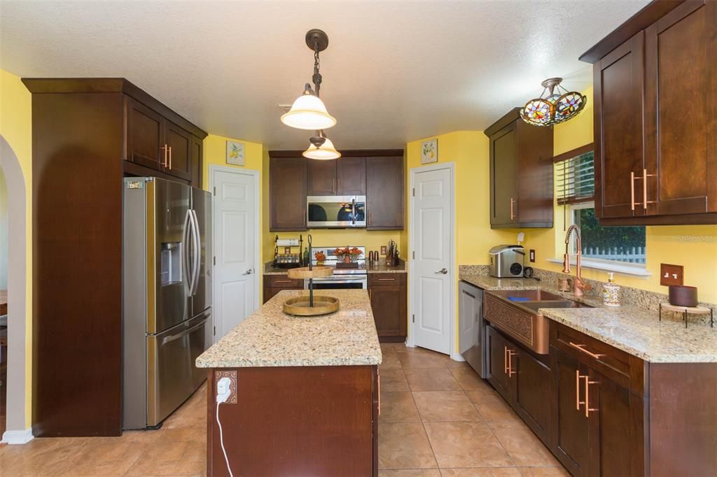 Active With Contract: $400,000 (3 beds, 2 baths, 2222 Square Feet)