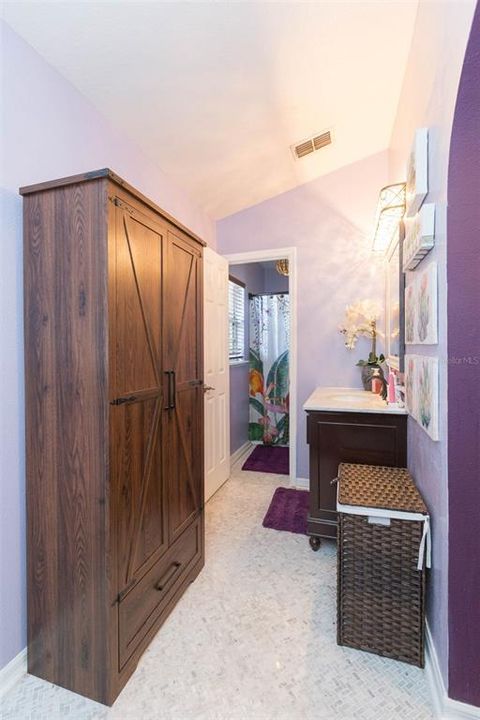 Active With Contract: $400,000 (3 beds, 2 baths, 2222 Square Feet)