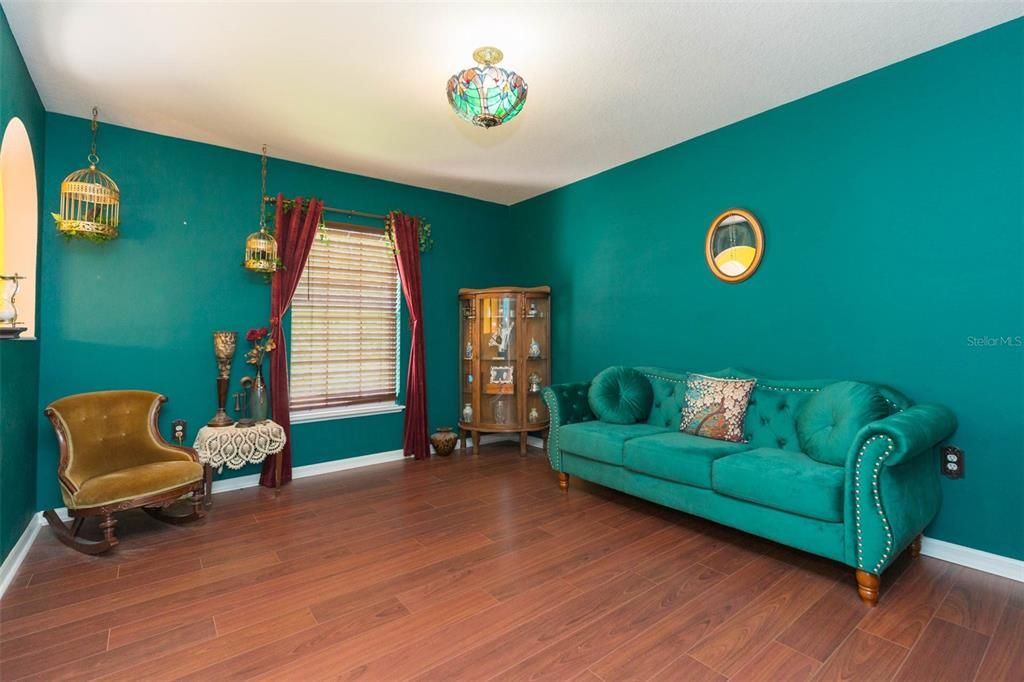 Active With Contract: $400,000 (3 beds, 2 baths, 2222 Square Feet)