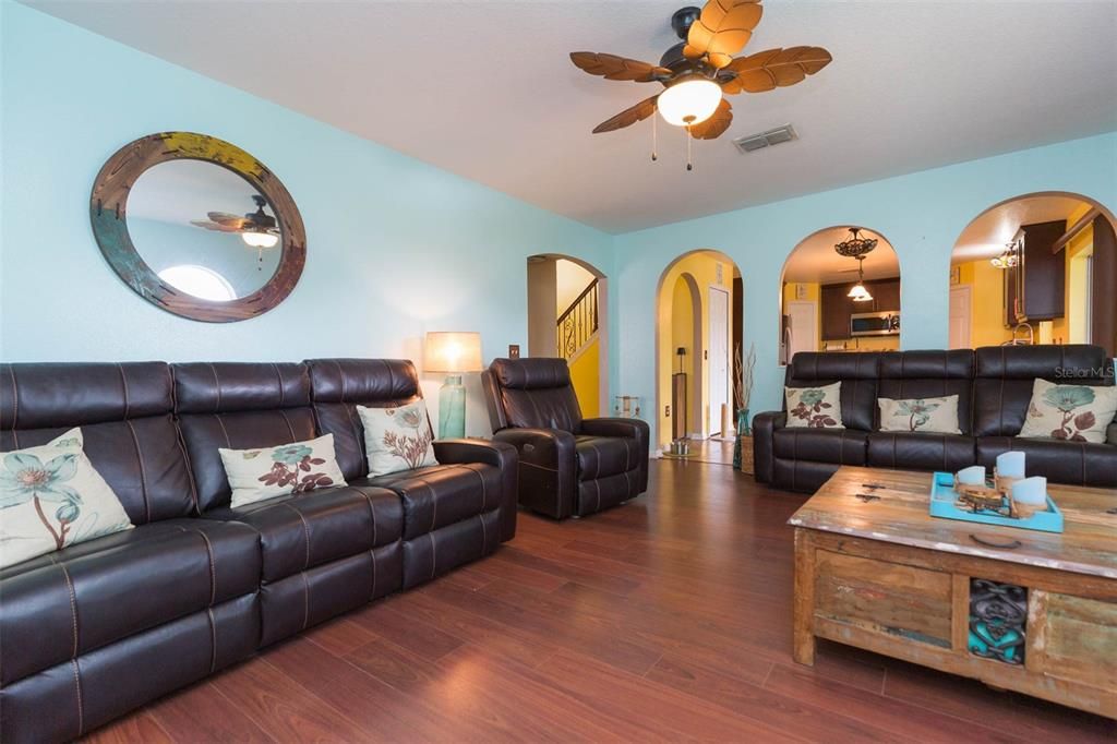 Active With Contract: $400,000 (3 beds, 2 baths, 2222 Square Feet)