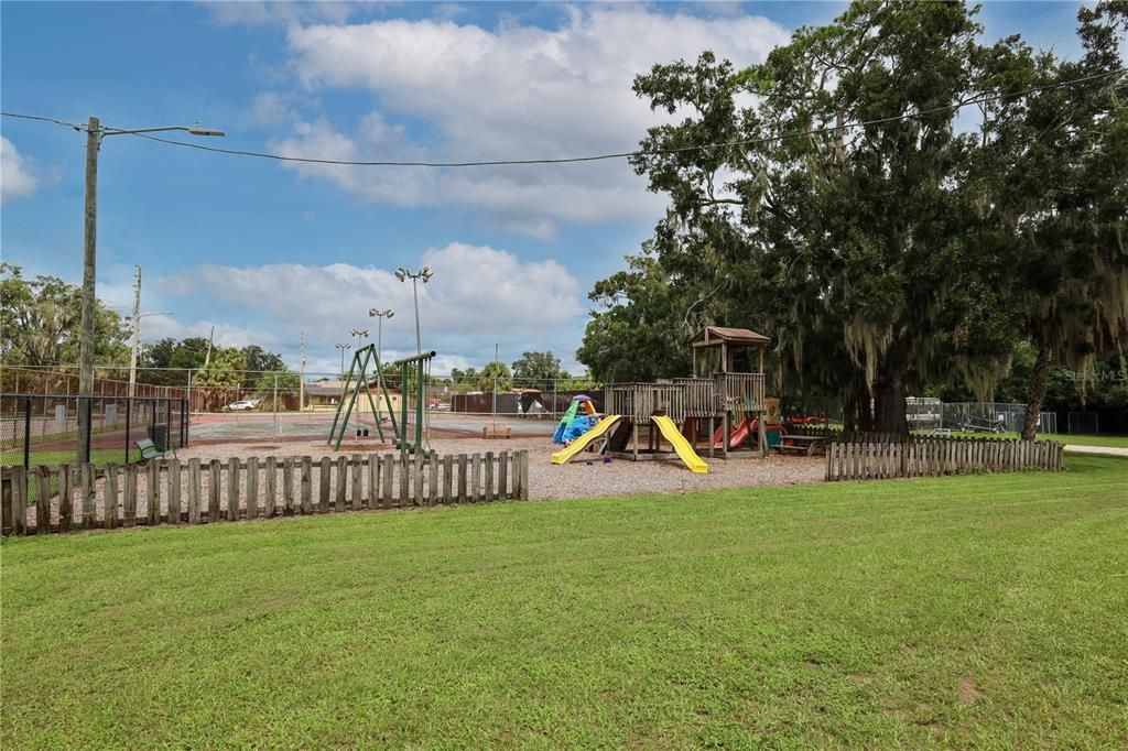 For Sale: $224,000 (3 beds, 2 baths, 1680 Square Feet)