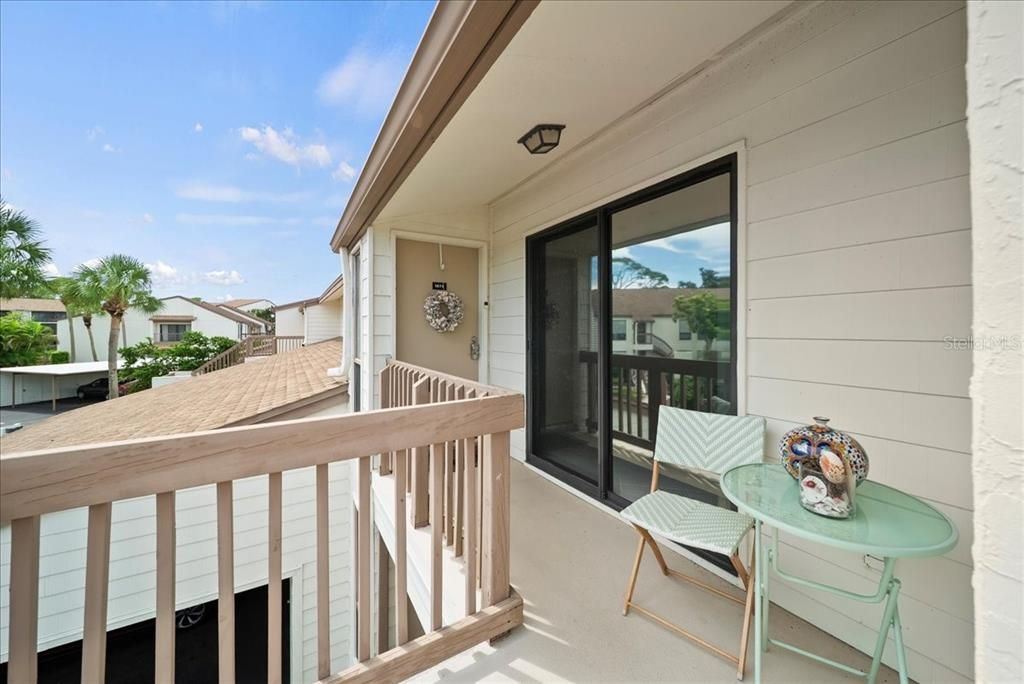 待售: $295,000 (2 贝兹, 2 浴室, 1031 平方英尺)