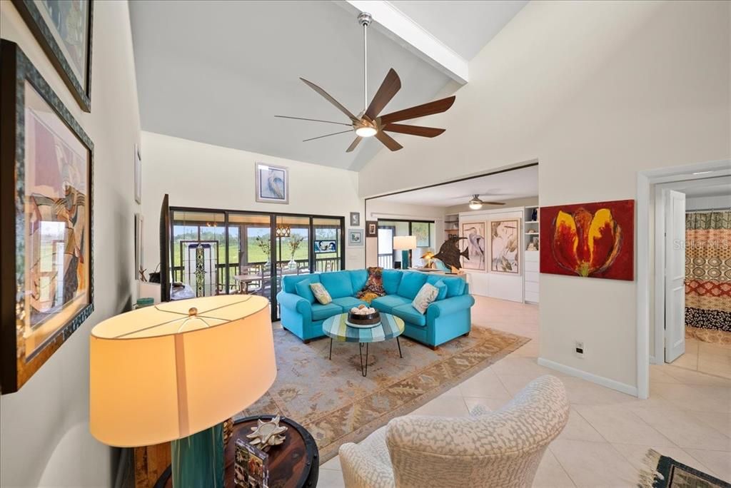 待售: $295,000 (2 贝兹, 2 浴室, 1031 平方英尺)