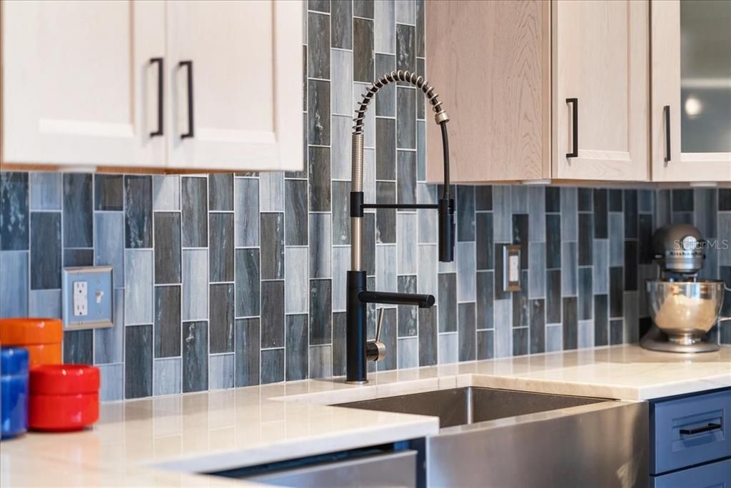 待售: $295,000 (2 贝兹, 2 浴室, 1031 平方英尺)