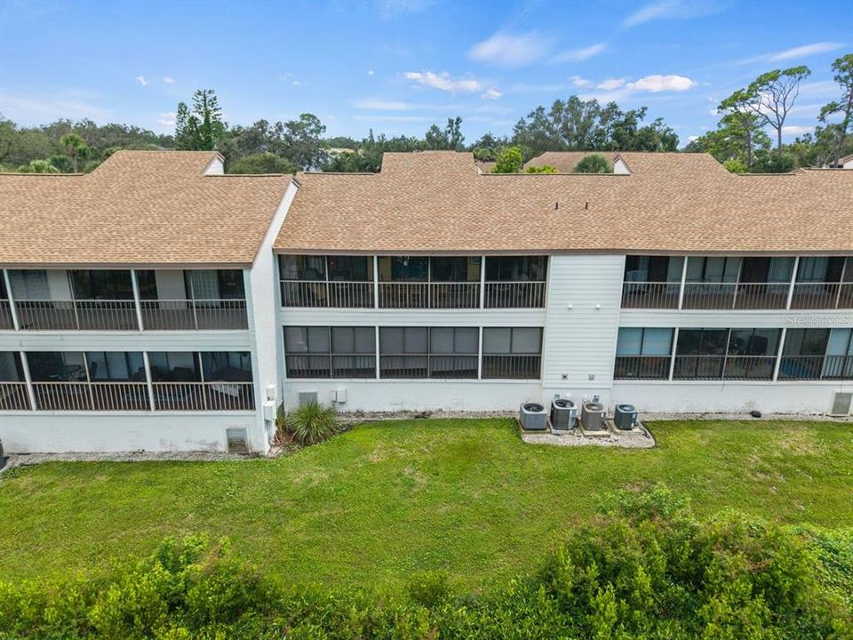 待售: $295,000 (2 贝兹, 2 浴室, 1031 平方英尺)