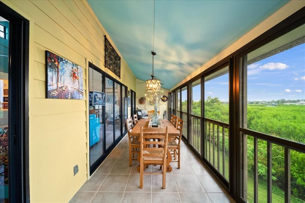 待售: $295,000 (2 贝兹, 2 浴室, 1031 平方英尺)