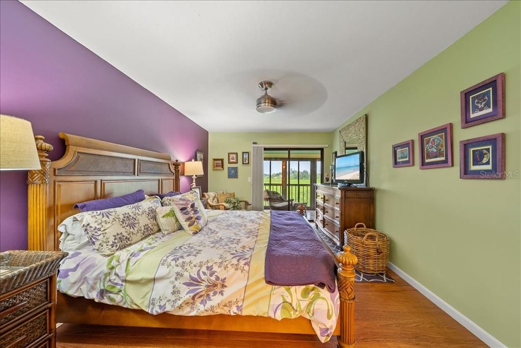 待售: $295,000 (2 贝兹, 2 浴室, 1031 平方英尺)