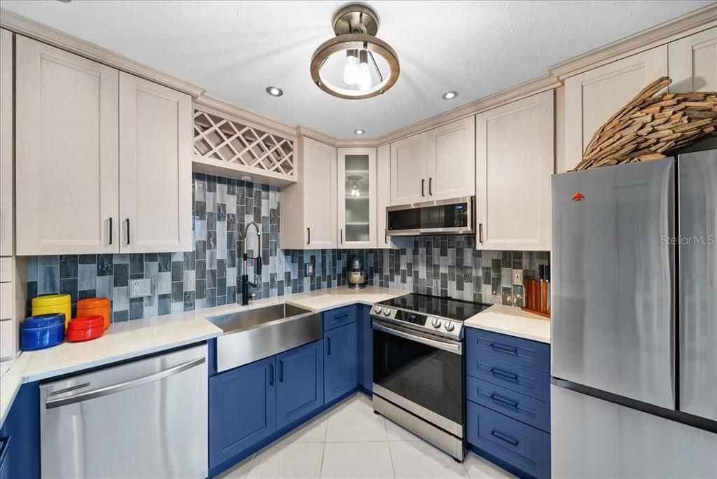 待售: $295,000 (2 贝兹, 2 浴室, 1031 平方英尺)