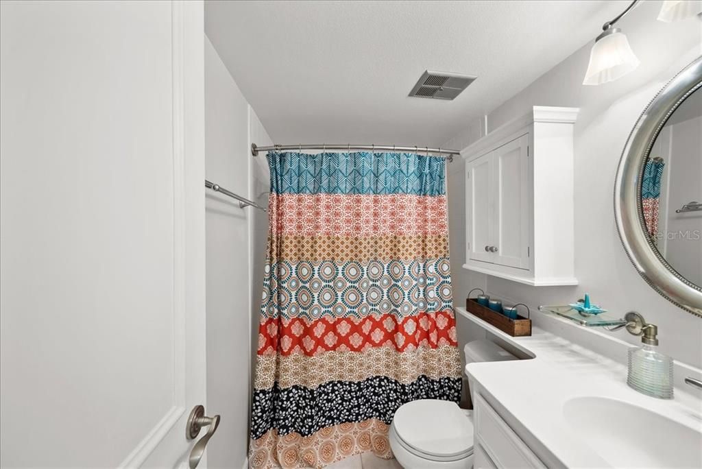 待售: $295,000 (2 贝兹, 2 浴室, 1031 平方英尺)