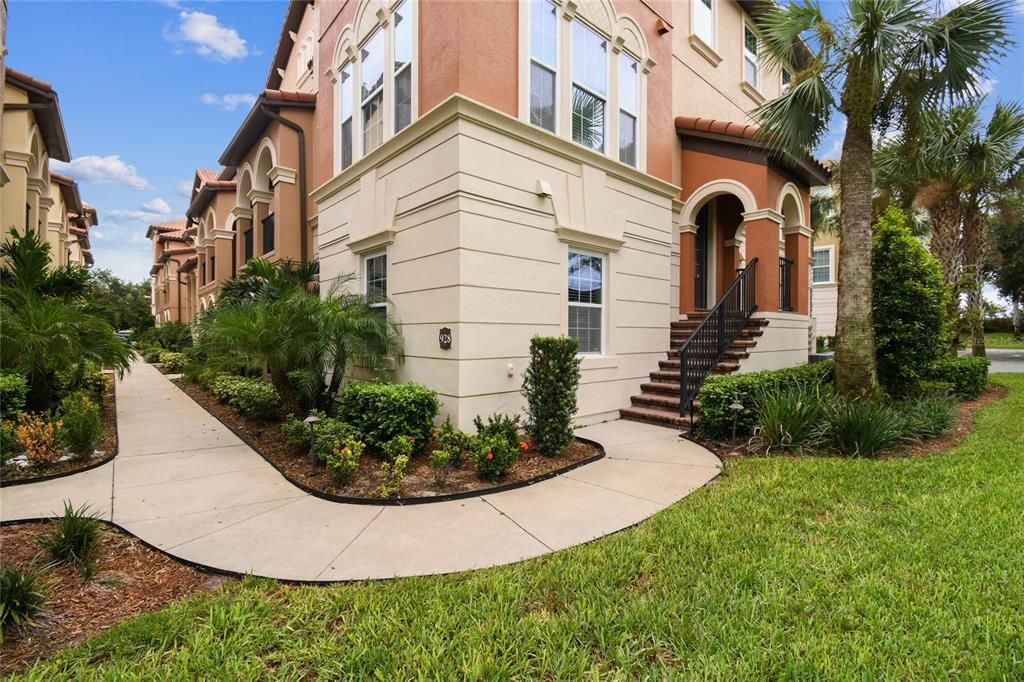 Под контрактом: $499,000 (4 спален, 3 ванн, 2504 Квадратных фут)