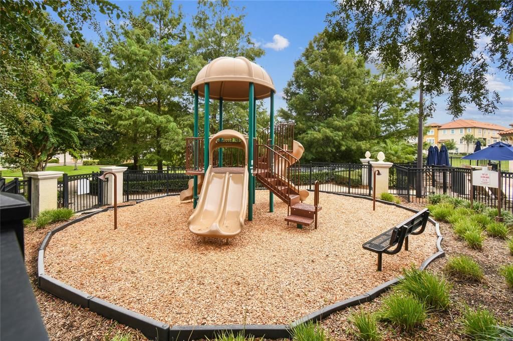 Под контрактом: $499,000 (4 спален, 3 ванн, 2504 Квадратных фут)