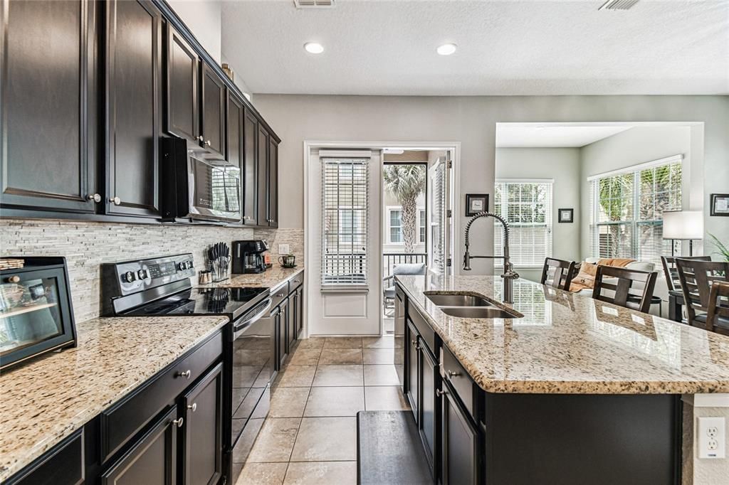 Под контрактом: $499,000 (4 спален, 3 ванн, 2504 Квадратных фут)