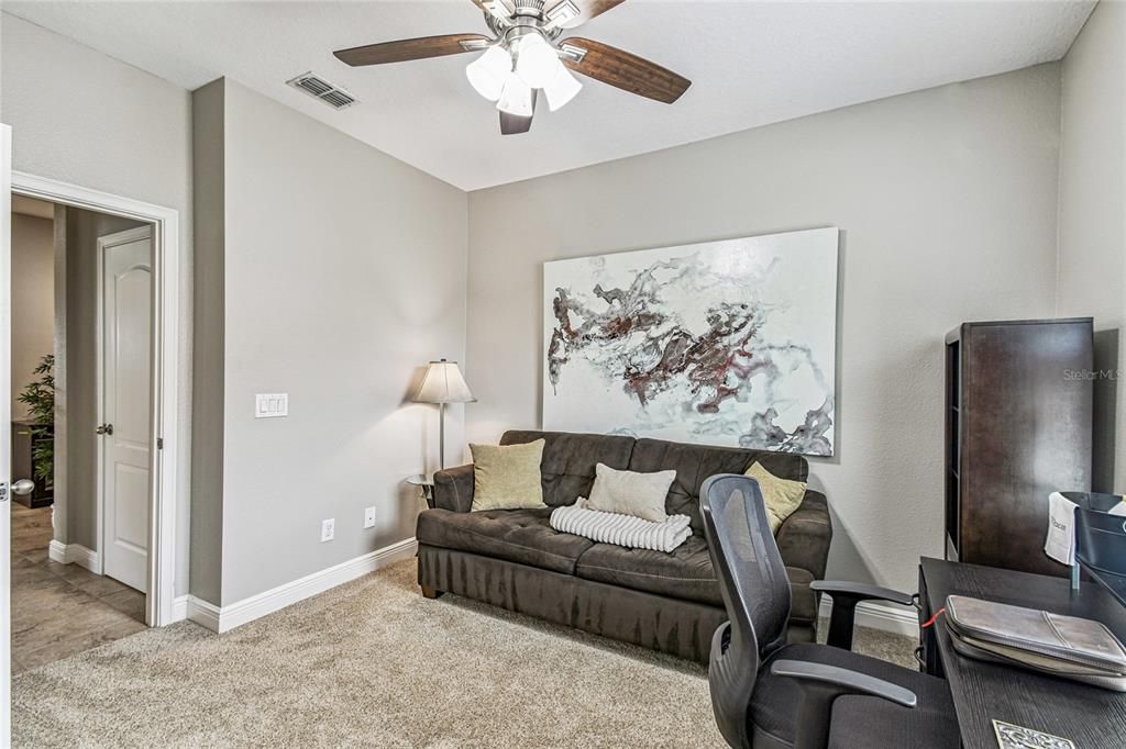 Под контрактом: $499,000 (4 спален, 3 ванн, 2504 Квадратных фут)