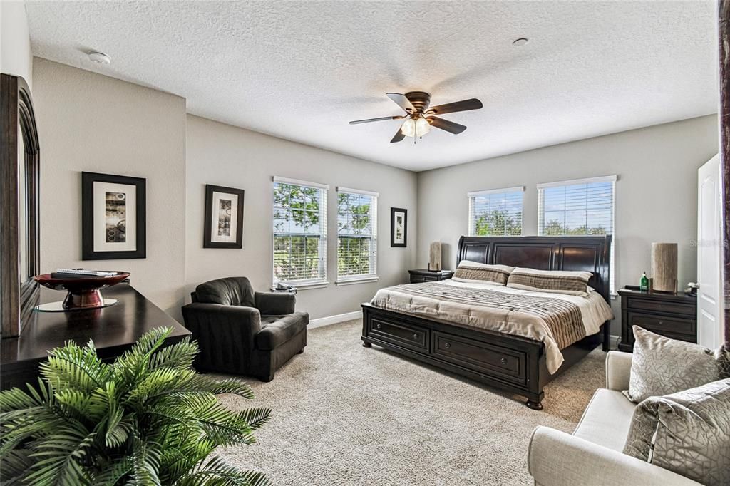 Под контрактом: $499,000 (4 спален, 3 ванн, 2504 Квадратных фут)