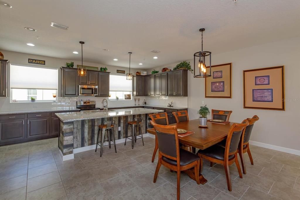 待售: $549,000 (3 贝兹, 3 浴室, 2187 平方英尺)