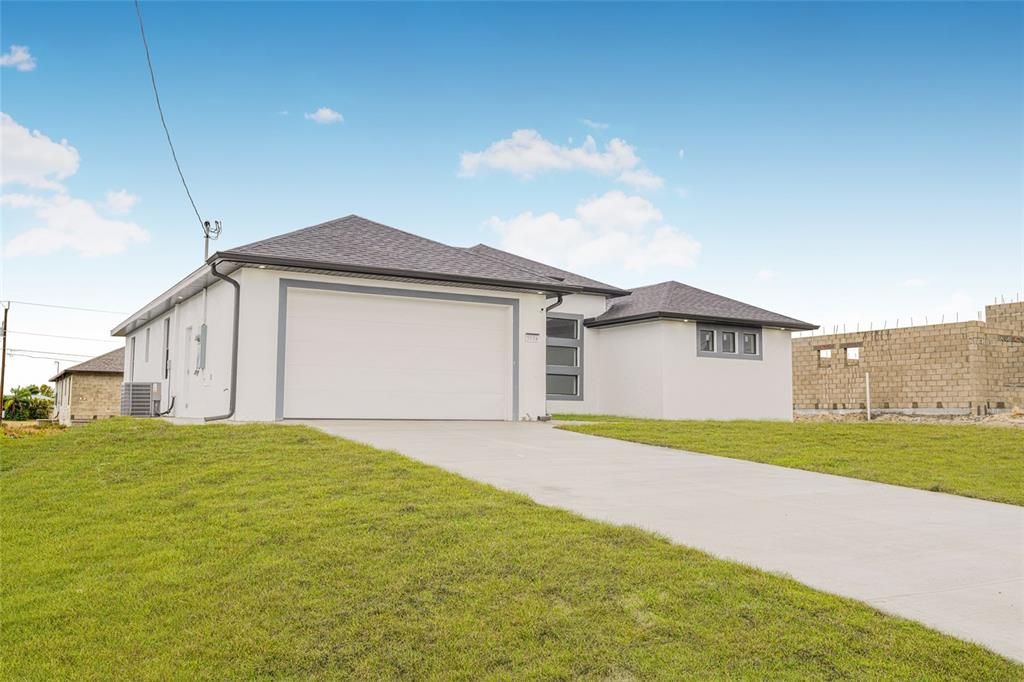 合同活跃: $354,990 (3 贝兹, 2 浴室, 1913 平方英尺)