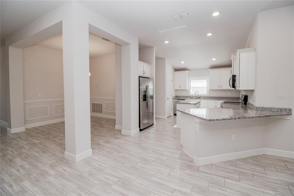 В аренду: $2,700 (4 спален, 3 ванн, 2200 Квадратных фут)