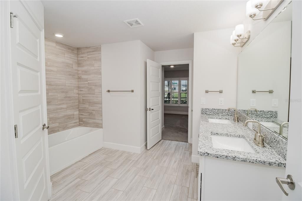 В аренду: $2,700 (4 спален, 3 ванн, 2200 Квадратных фут)