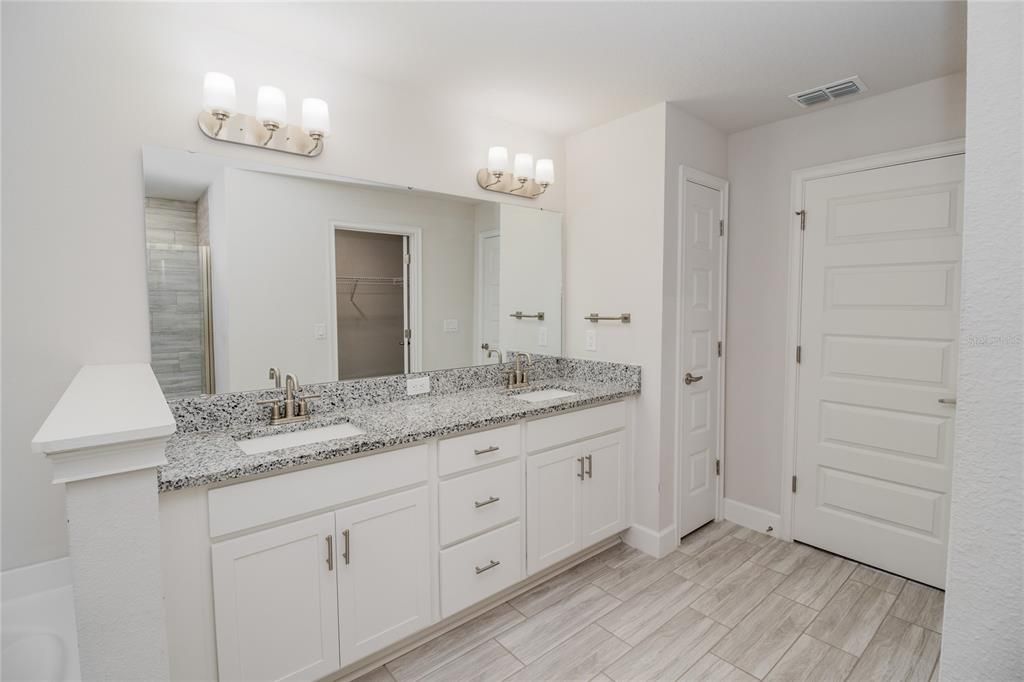 В аренду: $2,700 (4 спален, 3 ванн, 2200 Квадратных фут)