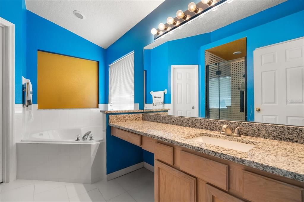 На продажу: $442,000 (5 спален, 2 ванн, 1960 Квадратных фут)