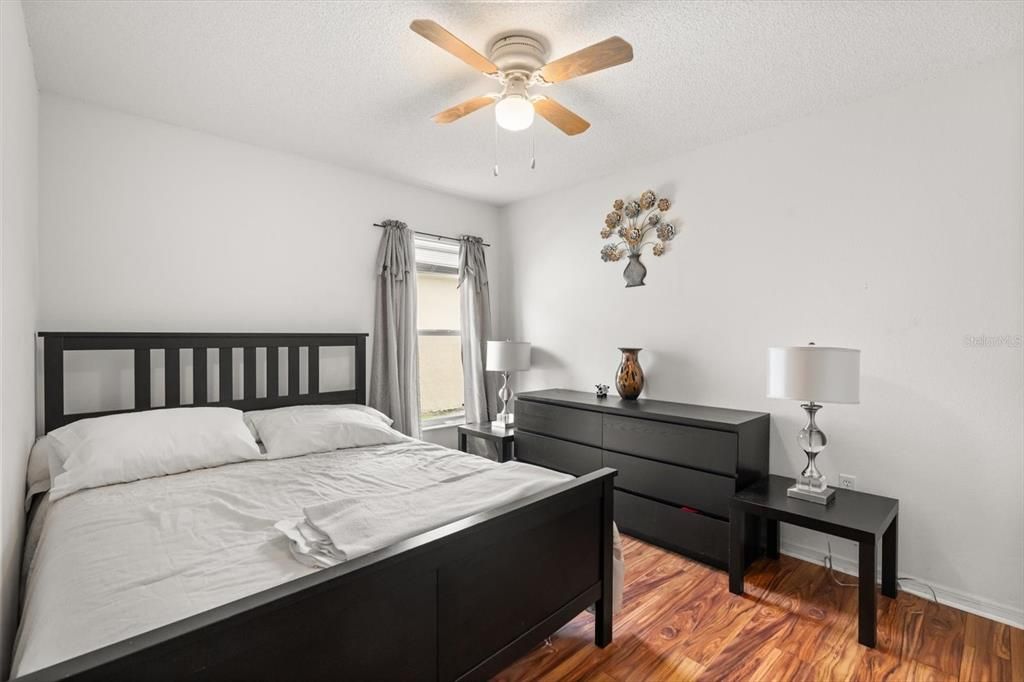 На продажу: $442,000 (5 спален, 2 ванн, 1960 Квадратных фут)