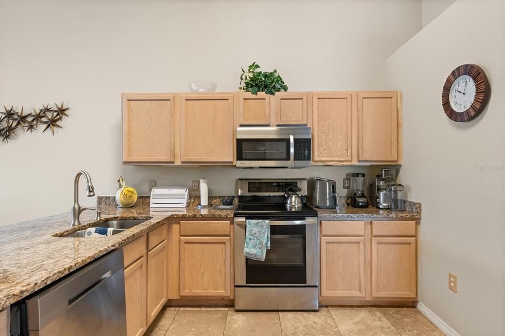 На продажу: $442,000 (5 спален, 2 ванн, 1960 Квадратных фут)