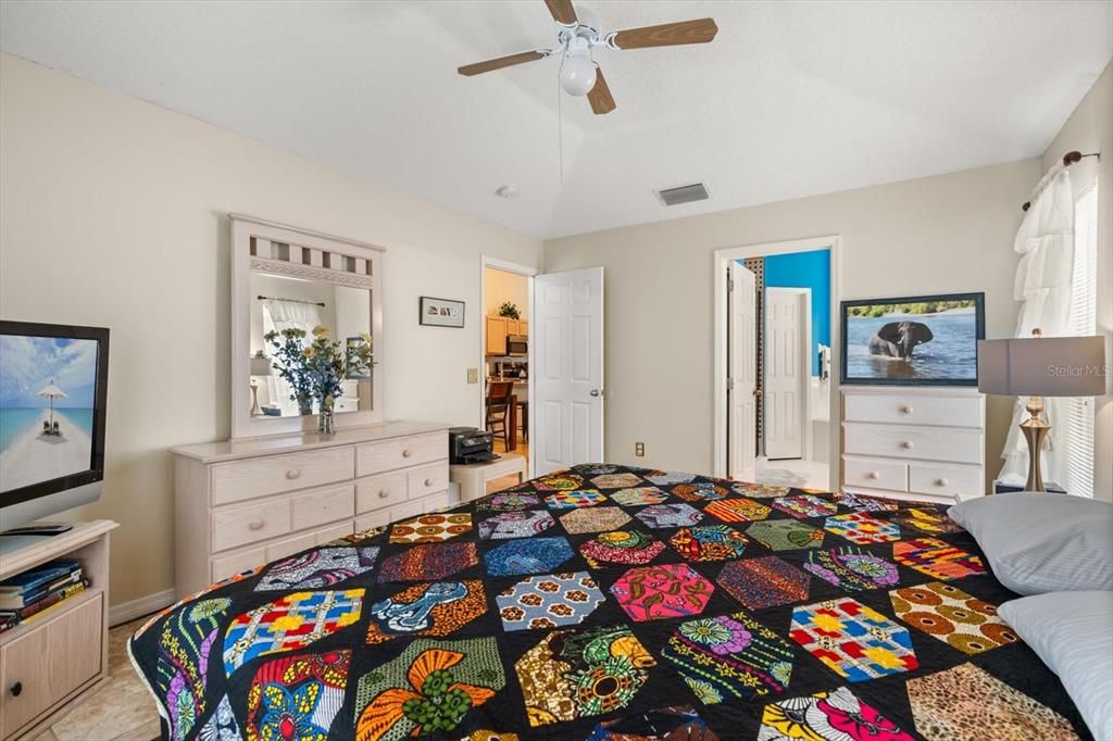 На продажу: $442,000 (5 спален, 2 ванн, 1960 Квадратных фут)