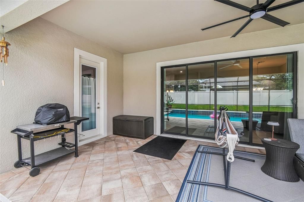 Под контрактом: $764,000 (5 спален, 5 ванн, 3202 Квадратных фут)