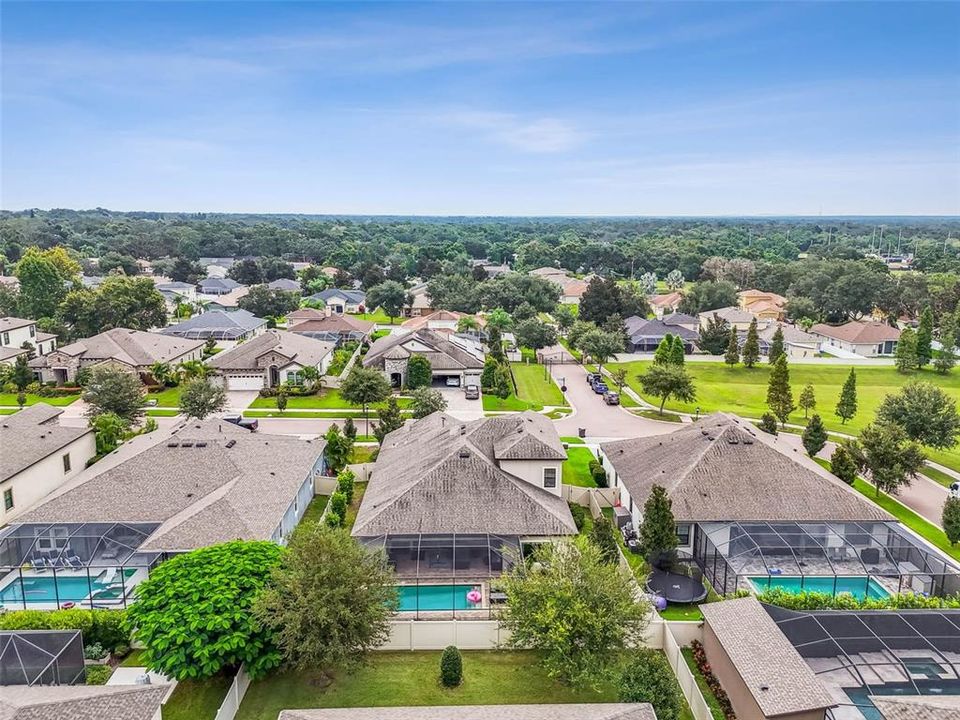 Под контрактом: $764,000 (5 спален, 5 ванн, 3202 Квадратных фут)