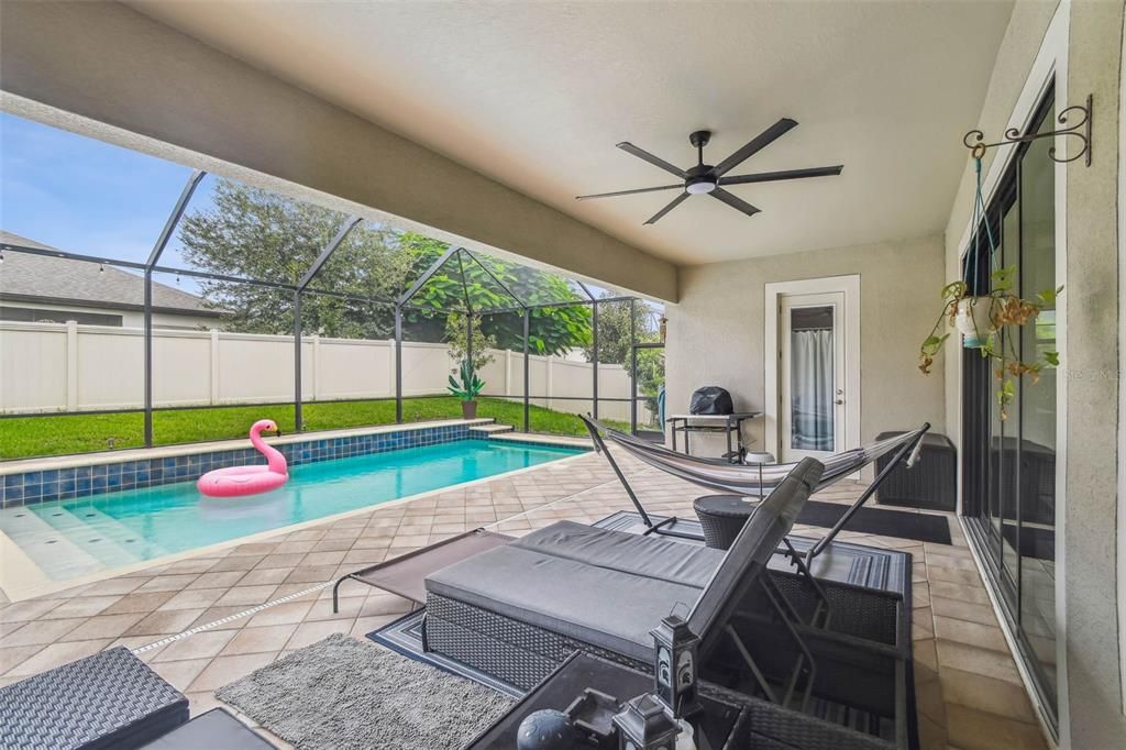 Под контрактом: $764,000 (5 спален, 5 ванн, 3202 Квадратных фут)