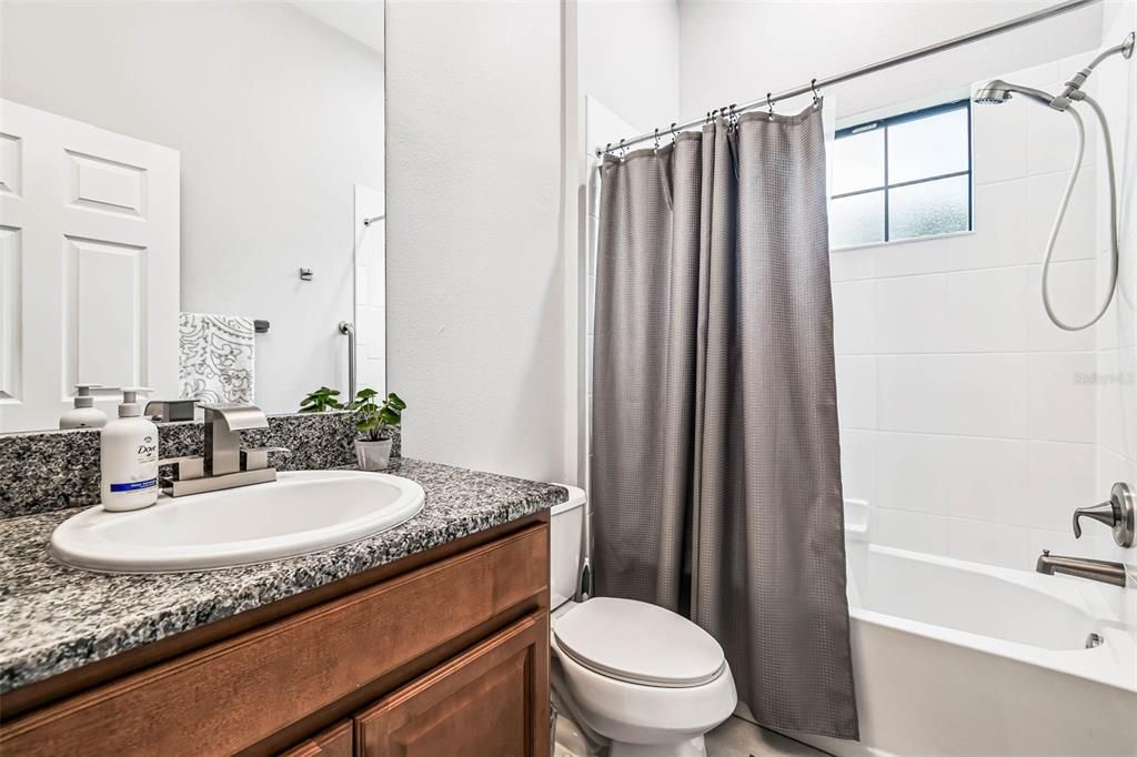 Под контрактом: $764,000 (5 спален, 5 ванн, 3202 Квадратных фут)