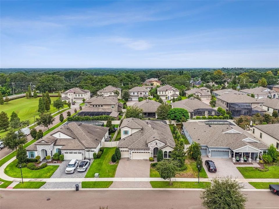 Под контрактом: $764,000 (5 спален, 5 ванн, 3202 Квадратных фут)