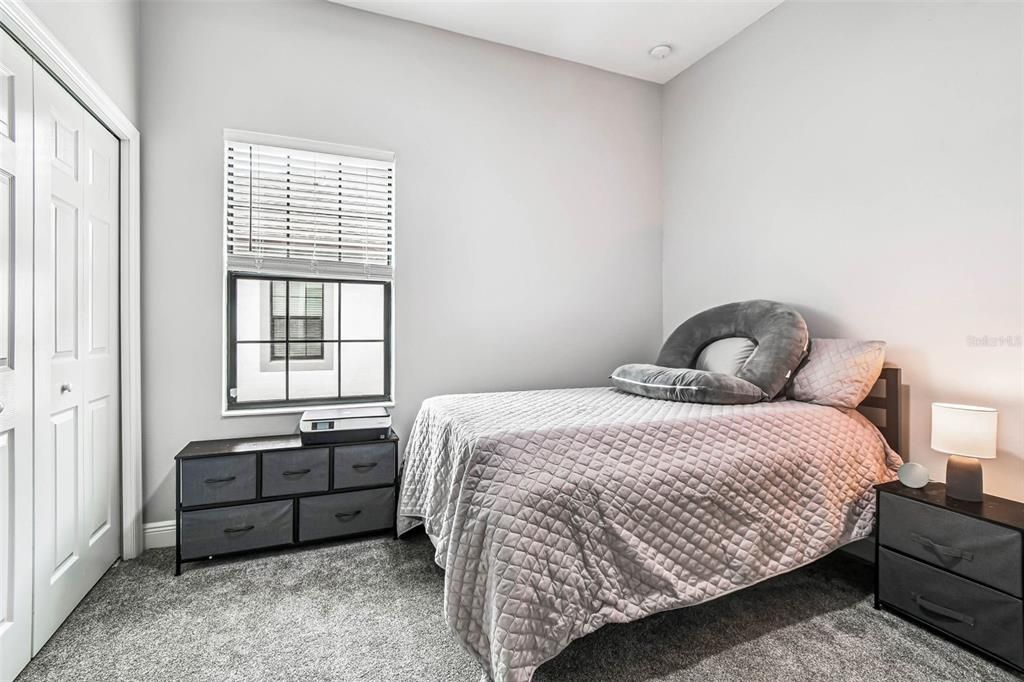 Под контрактом: $764,000 (5 спален, 5 ванн, 3202 Квадратных фут)