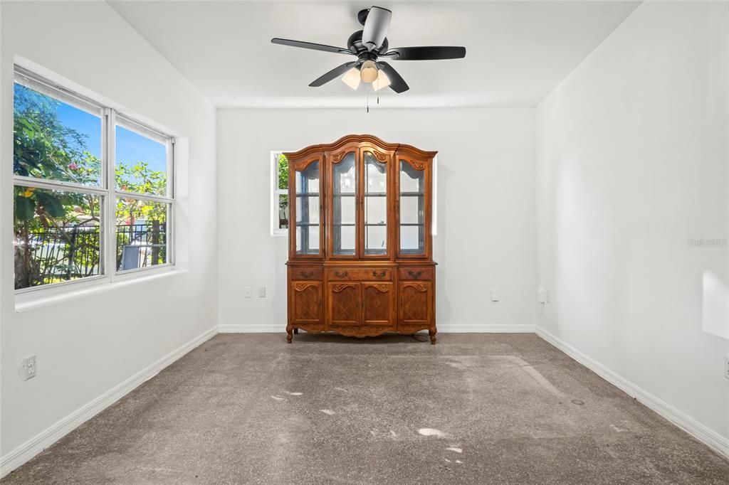 En Venta: $359,999 (4 camas, 2 baños, 1532 Pies cuadrados)