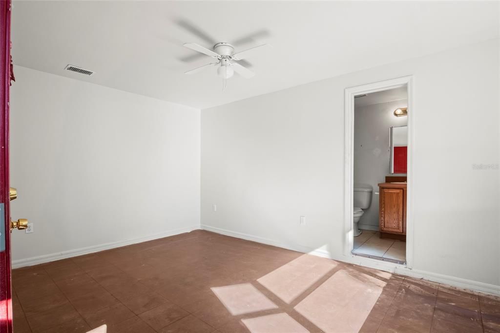 En Venta: $359,999 (4 camas, 2 baños, 1532 Pies cuadrados)